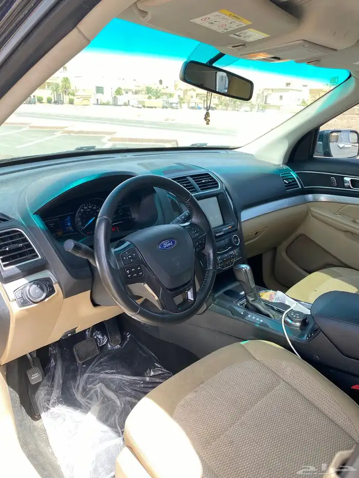 للبيع فورد اكسبلورر 2017 اسود XLT مالك اول دبل 12