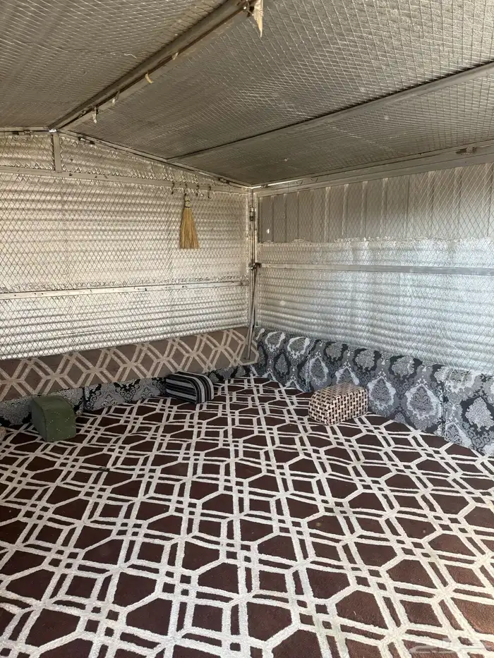 صندقه للبيع بأثاثها 3