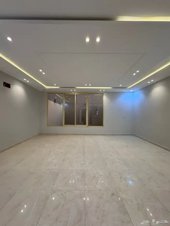 للبيع فيلا مستقله دورين وملحق من 840 الف شمال الخميس 7