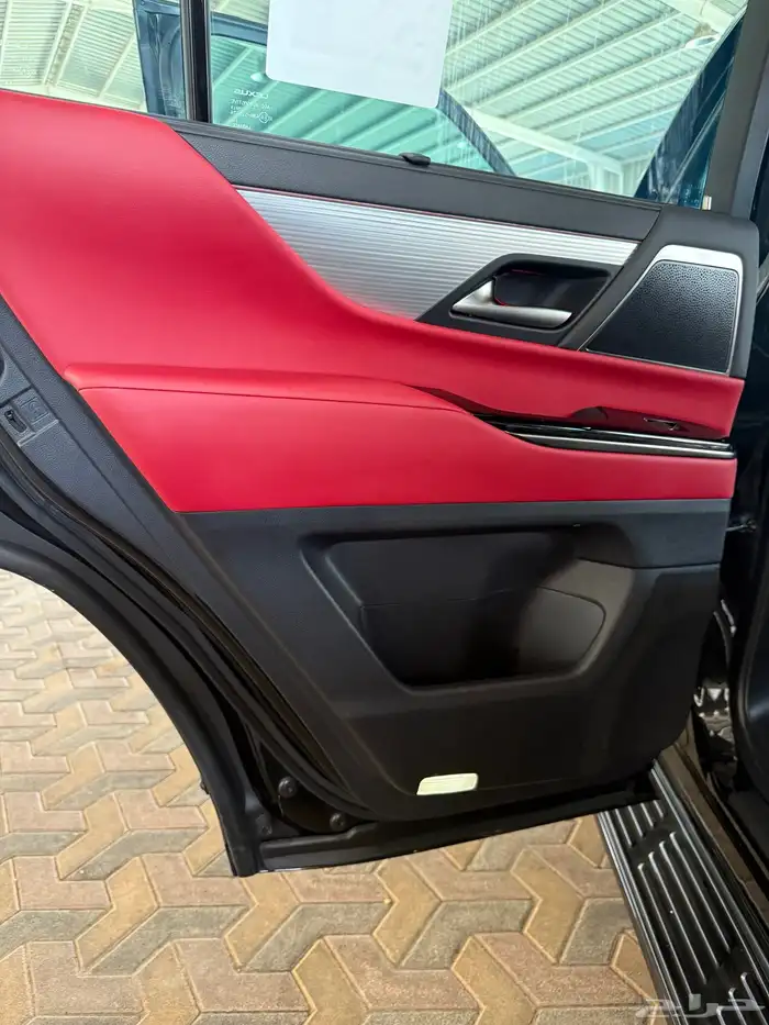 لكزس LX600 أف اسبورت موديل 2024 13