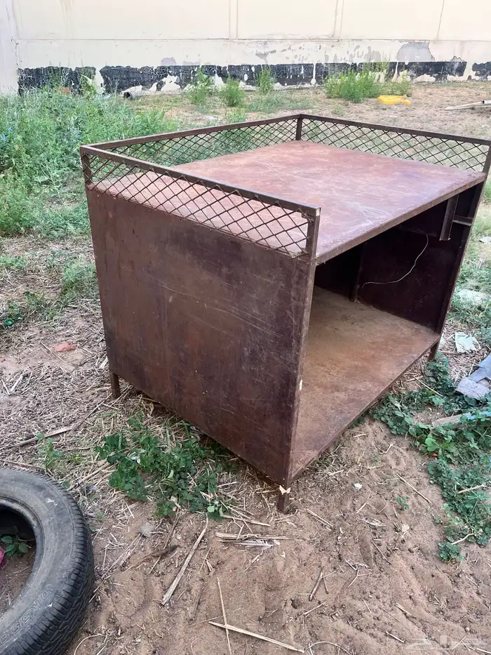 طاوله حديد 0