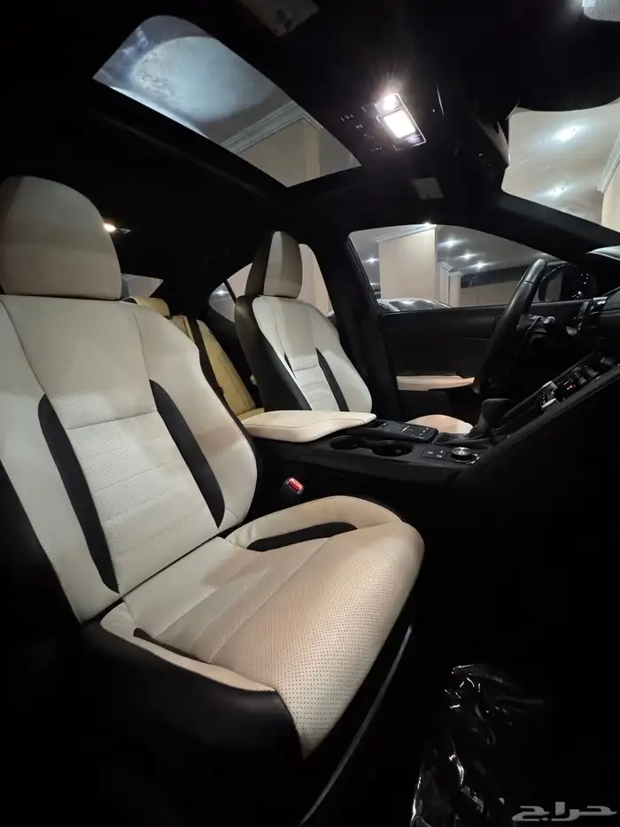 لكزس IS 350 F Sport 2023 31