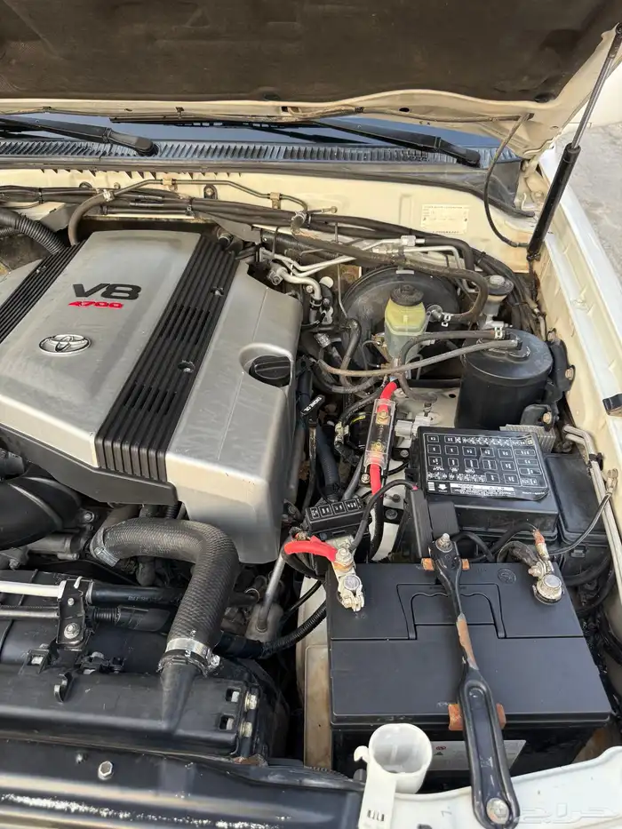 لاندكروزر VXR فكسار قير عادي اساس فل ( وكالة ) 51