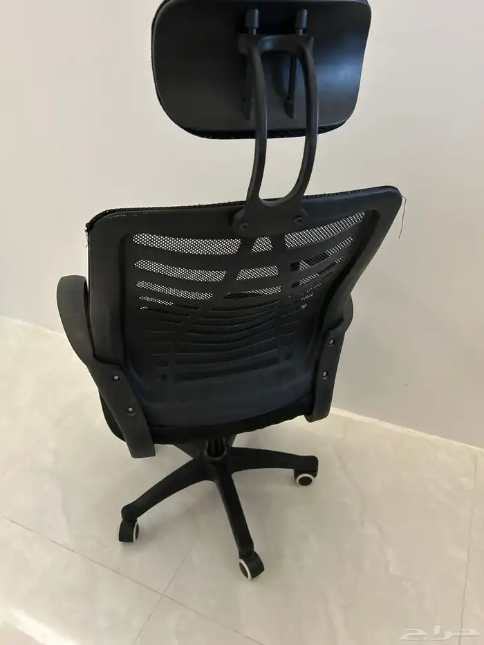 كرسي مكتبي للبيع قابل للتفاوض 1