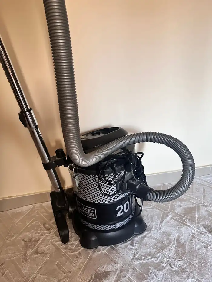 مكنسة برميل من شركة بلاك نظيفه ماخربان فيها ولا شي 1