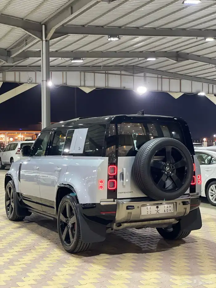 لاندروفر ديفندر X110 خليجي 2021 شبه جديد 9