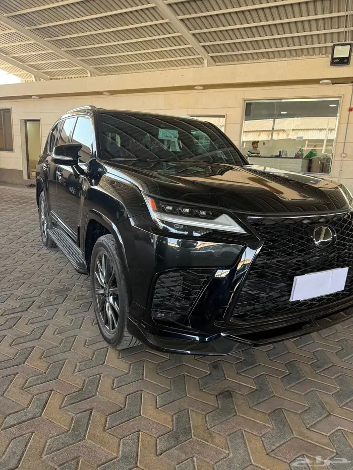 لكزس LX600 أف اسبورت موديل 2024 5