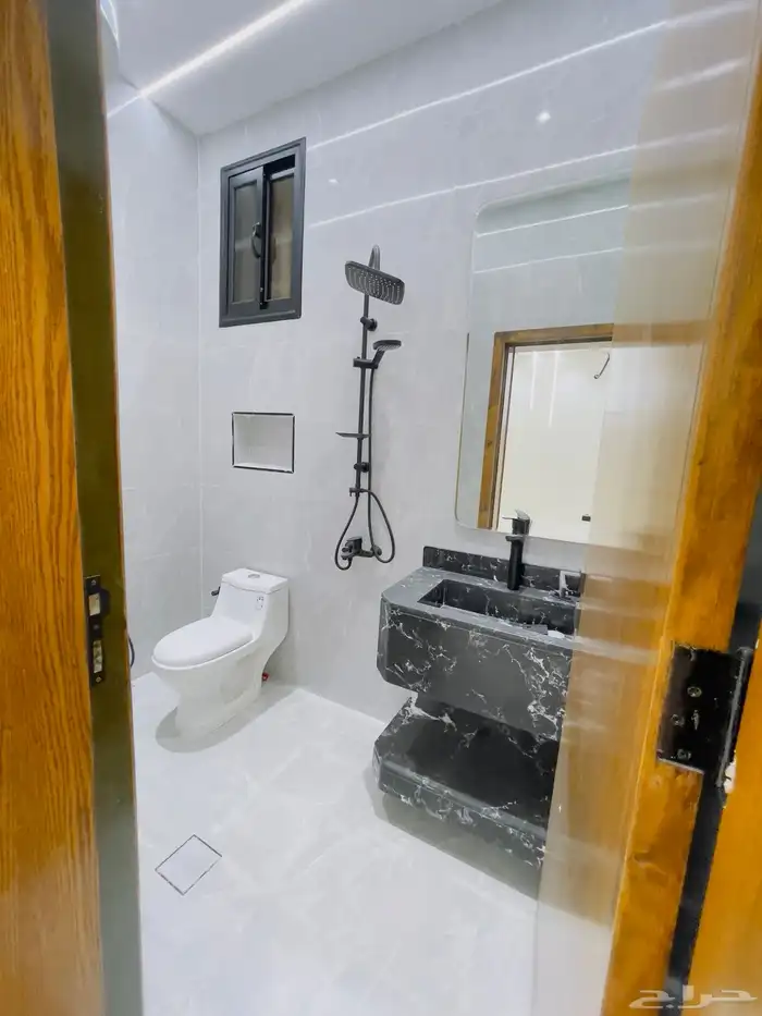 للبيع شقق تمليك ارضي بحوش مدخل سيارة حي الموسى 14