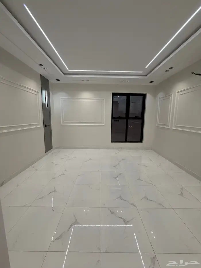 للبيع دور أرضي بحوش وشقق علويه بسطح حي الضيافه خميس مشيط 18