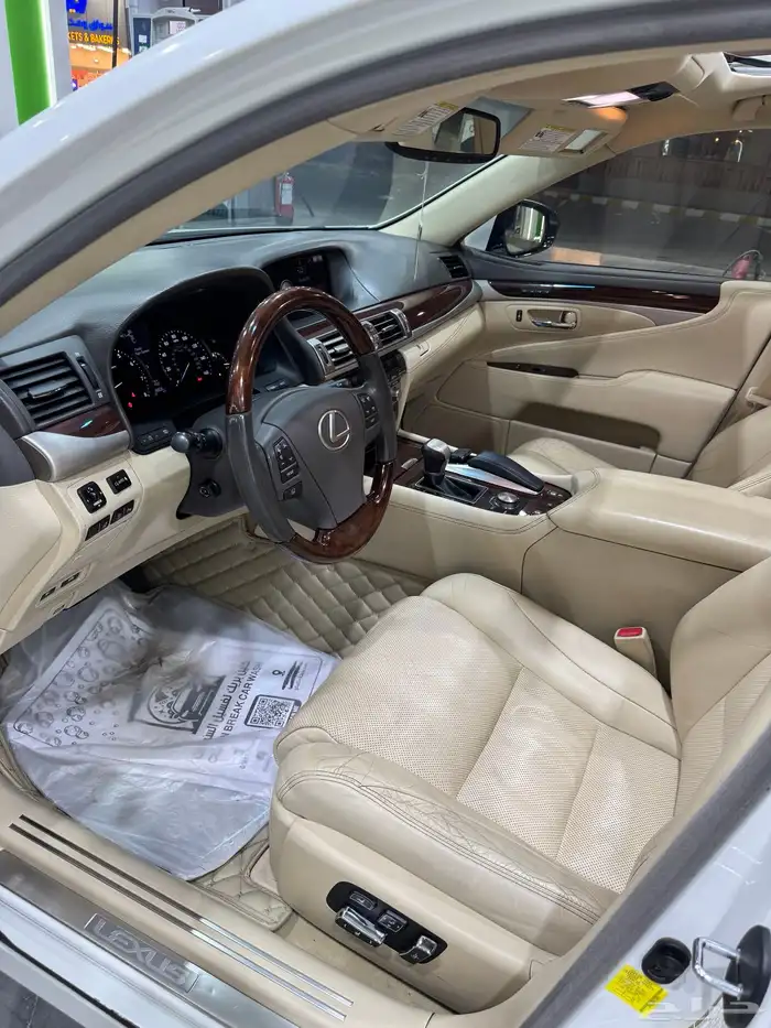 لكزس LS460 2015 وكالة 26