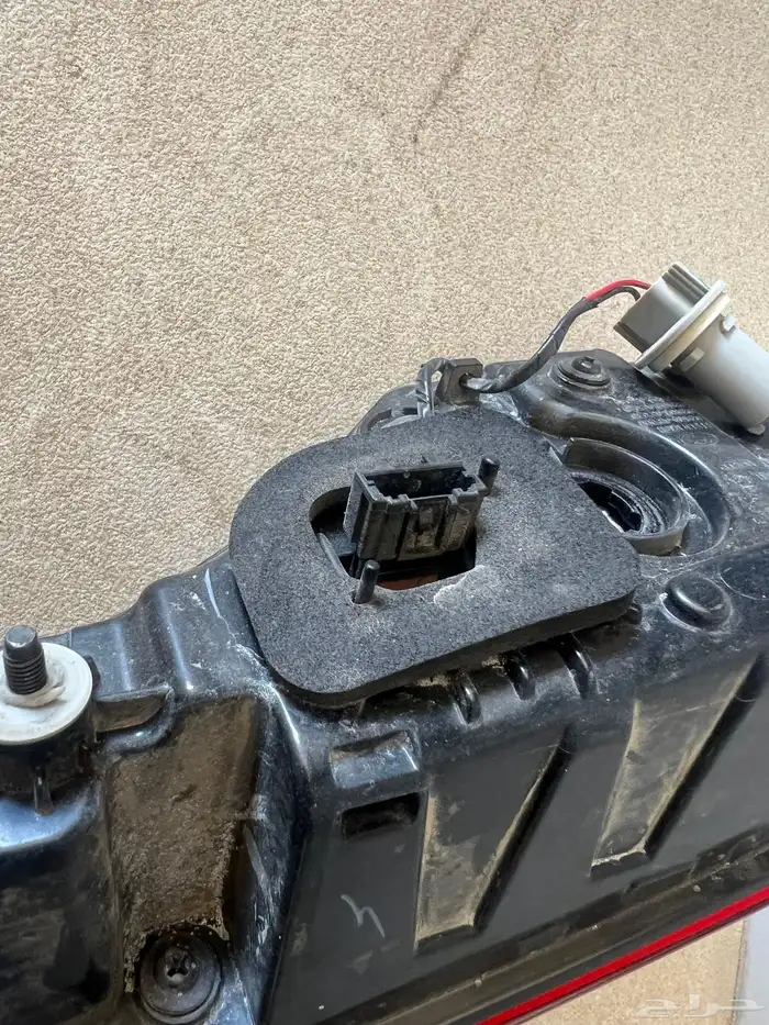 لد خلفي اكسنت 2025 فيه كسر بسيط 12