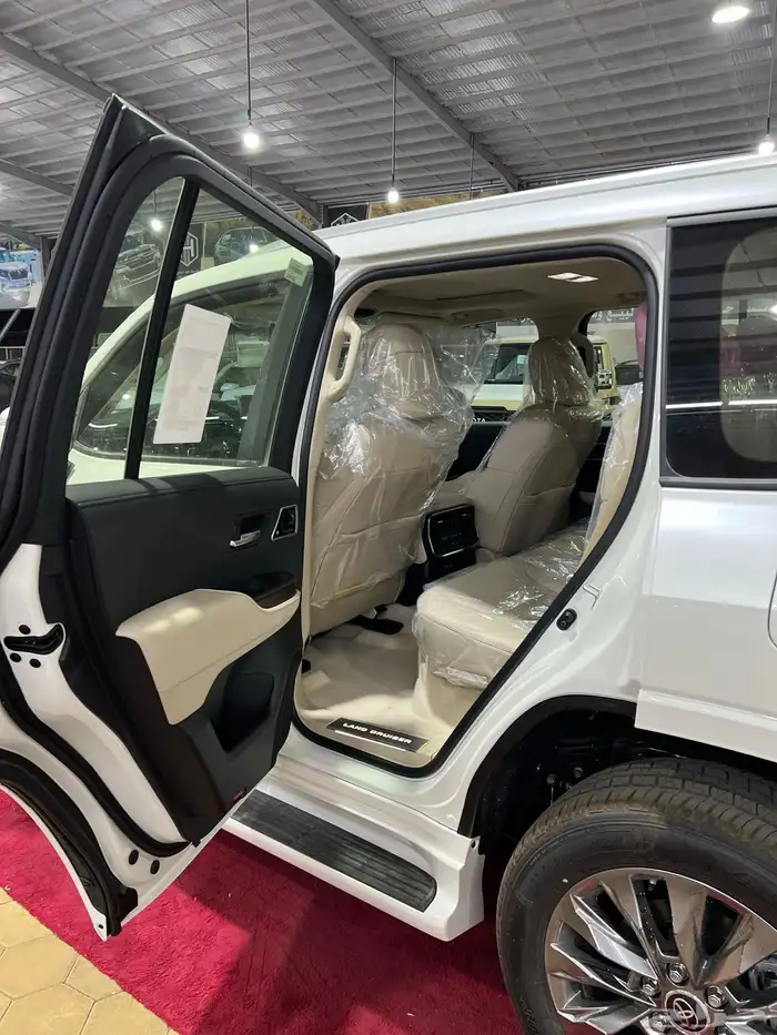 تويوتا   لاندكروزر GXR-S بنزين 2025 جديد سعودي 326.600شامل 23