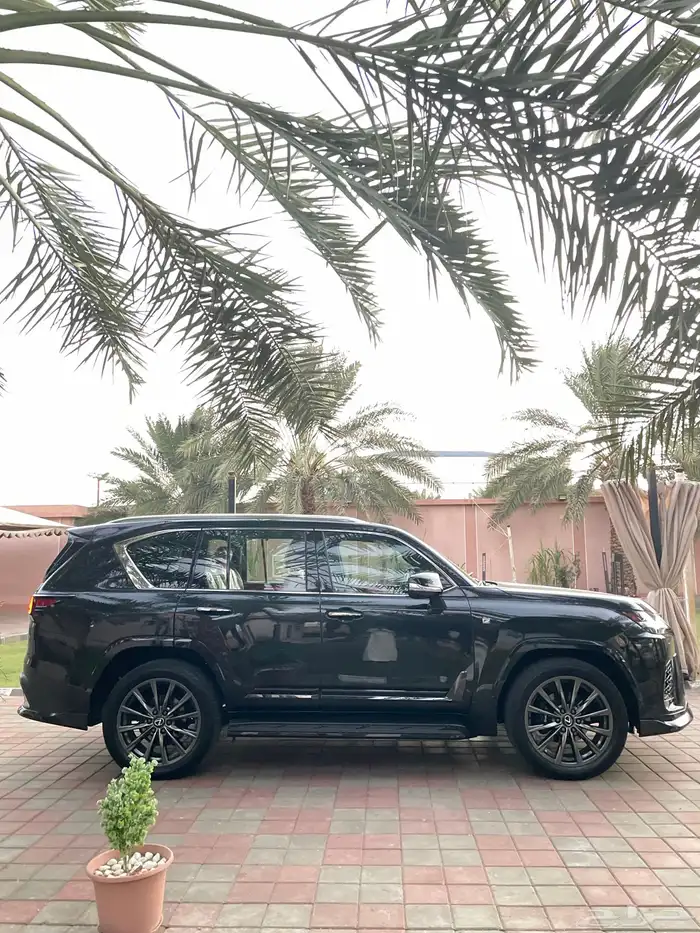 لكزس 2024 f يحمل لوحه مميزه 5