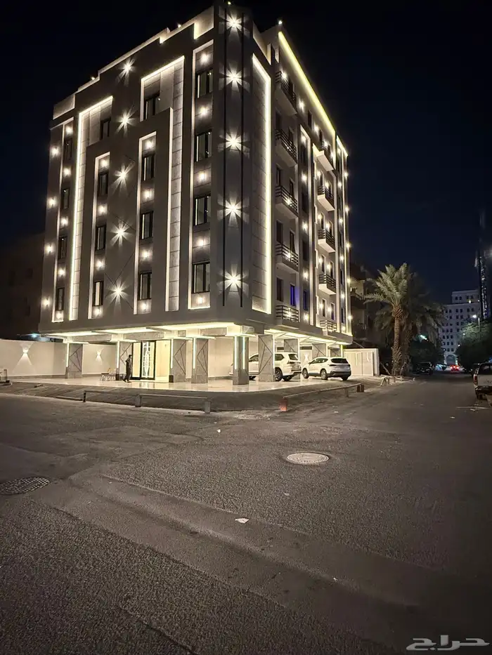 للبيع عمارة جديده بحي البوادي شارعين موقع مميز جدا 0