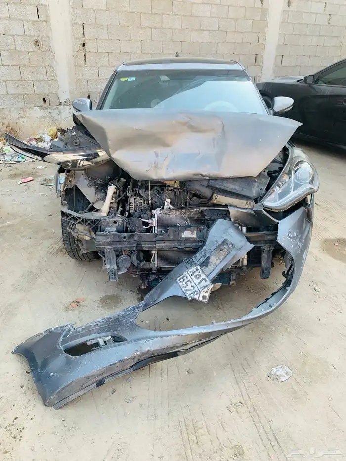 فوليستر 2012 هيونداي مصدومة للبيع 0