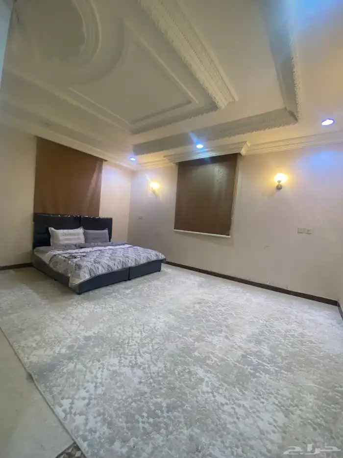 للإيجار شقة مفروشة مع حوش جزء من فلة في حي الحمدانية 4