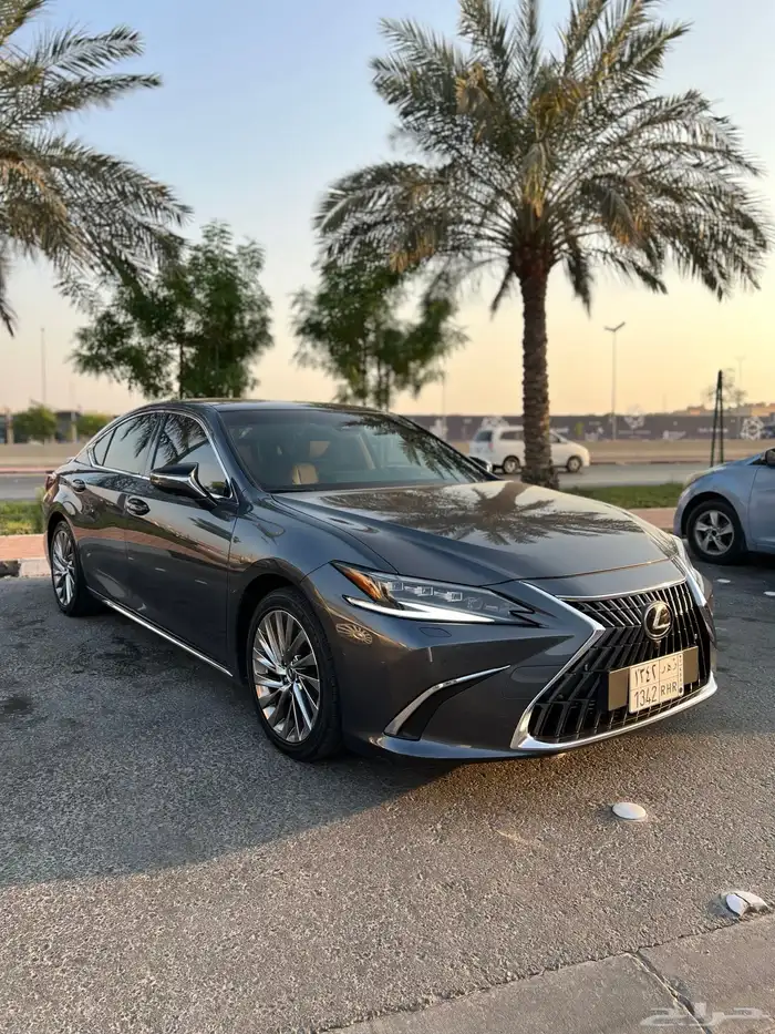 2023 لكزس ES350 DD فل كامل سعودي 0