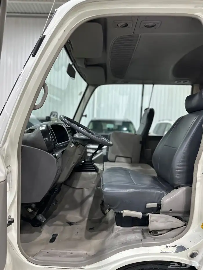 كوستر 2012 بنزين 30 راكب 7