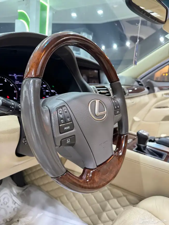 لكزس LS460 2015 وكالة 24