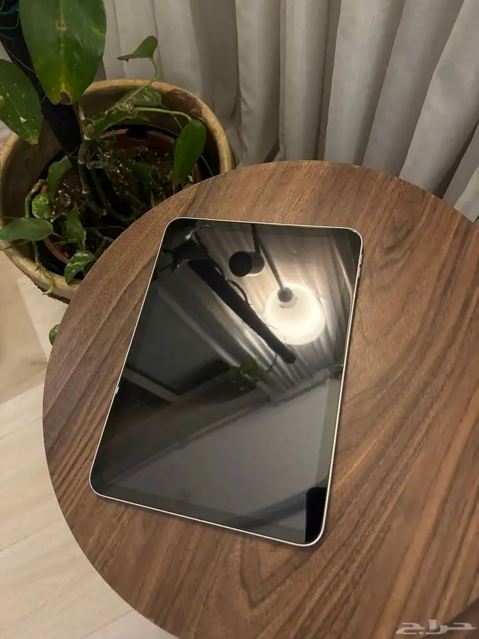 ايباد الجيل العاشر اصدار 18.5 لايوجد به خدوش   كيبورد جديد 1