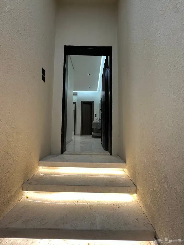 شقه للبيع ارضي مدخل خاص 0