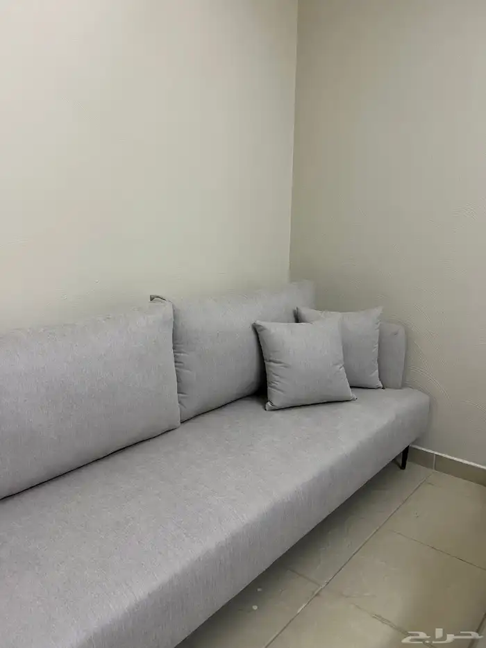 كنب رمادي جديد نظيف لم يستعمل 2