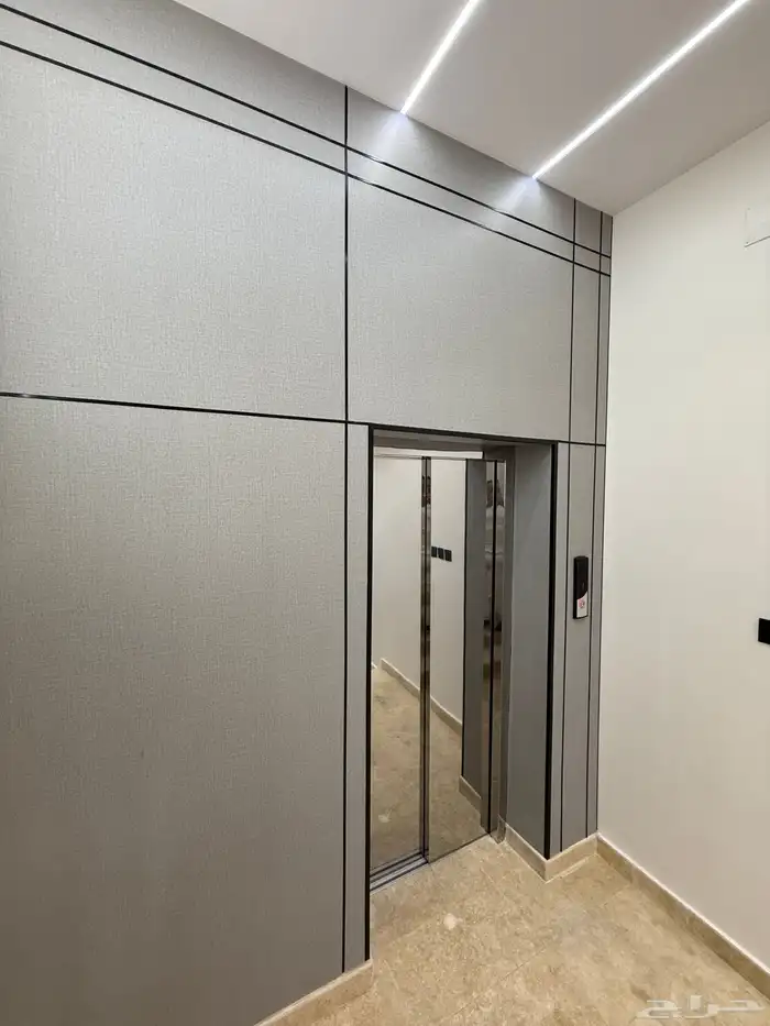 للبيع دور أرضي بحوش وشقق علويه بسطح حي الضيافه خميس مشيط 13