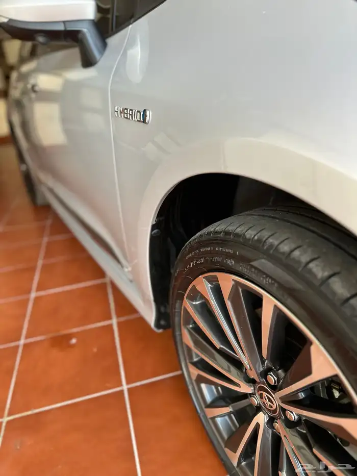 كورولا 2024 GLI هايبرد اعلى فئة - ممشى قليل - شبه وكالة 12