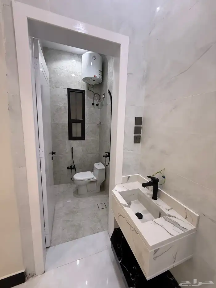 للبيع دور أرضي (شقه )بعماره دورين حي الراقي خميس مشيط 600 17