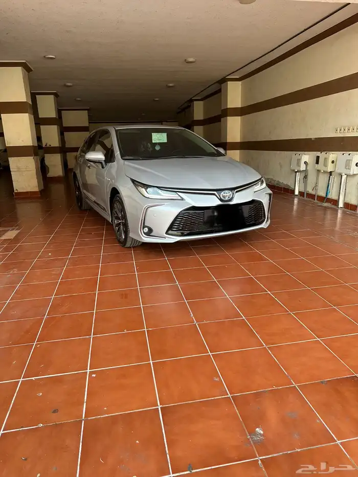 كورولا 2024 GLI هايبرد اعلى فئة - ممشى قليل - شبه وكالة 3