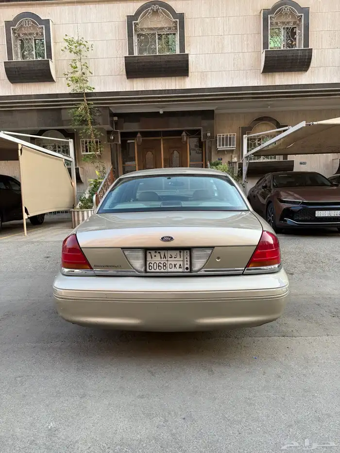 فورد كراون فكتوريا 3