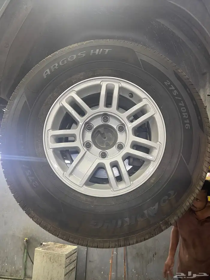 جنوط مع كفرات نظيفه جدا 1