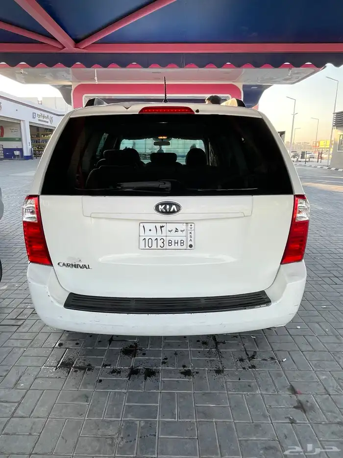 كيا كرنفال موديل 2013 ماشي 359000KM 3