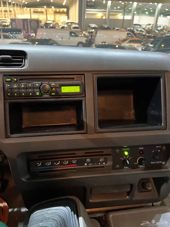 للبيع باص ميتسوبيشي روزا موديل 2014 ديزل (مخزن) 30 راكب 17