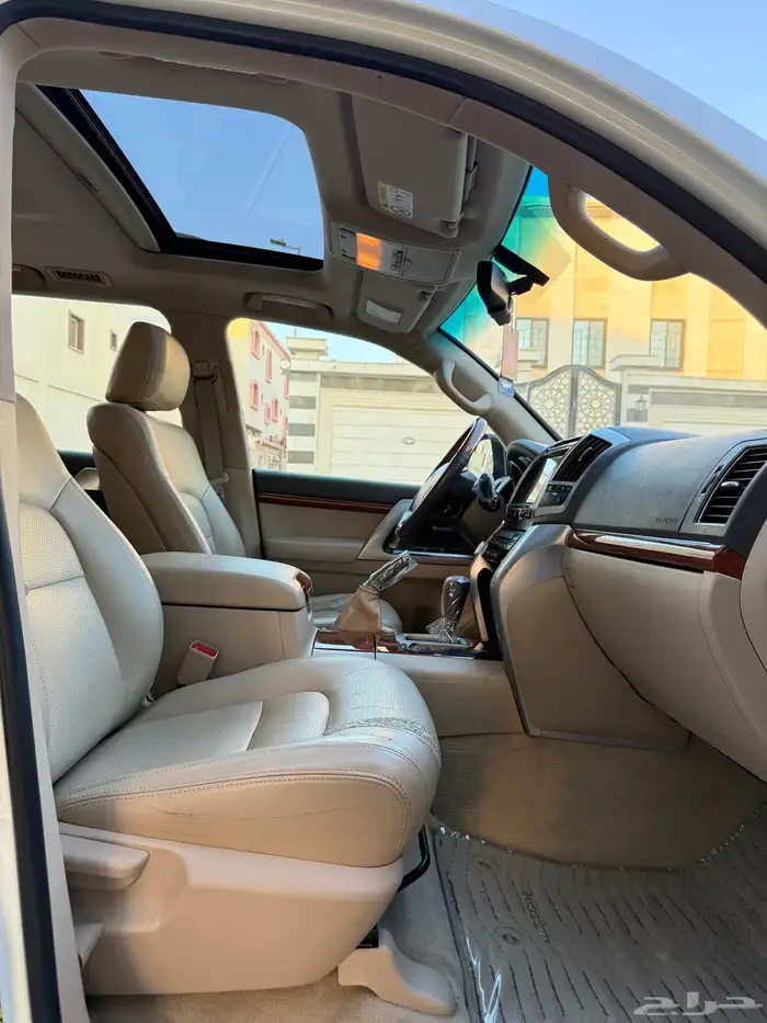 لاندكروزر VXR 2015 بريمي ( وكالة ) 30