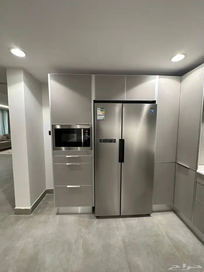 شقة فاخرة مؤثثة في حي الملقا مساحة 185م 4