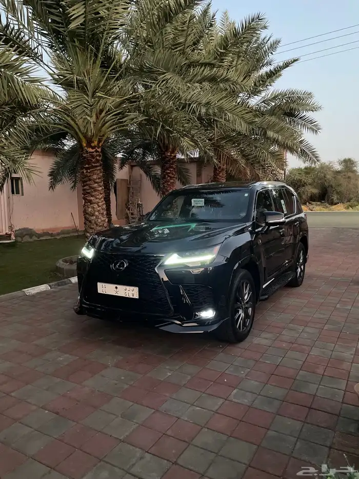 لكزس 2024 f يحمل لوحه مميزه 15
