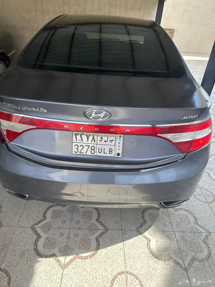 ازيرا 2012 للبيع او البدل بددسن 2