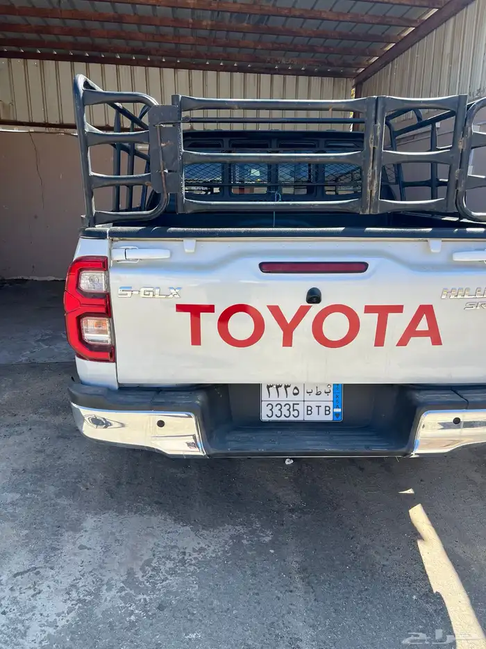 هايلكس دبل قير تماتيك بنزين موديل 2023 4