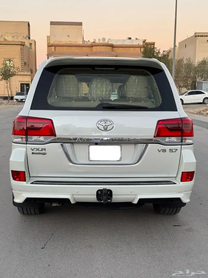 فكسار فل كامل 5.7 2017 8v 10