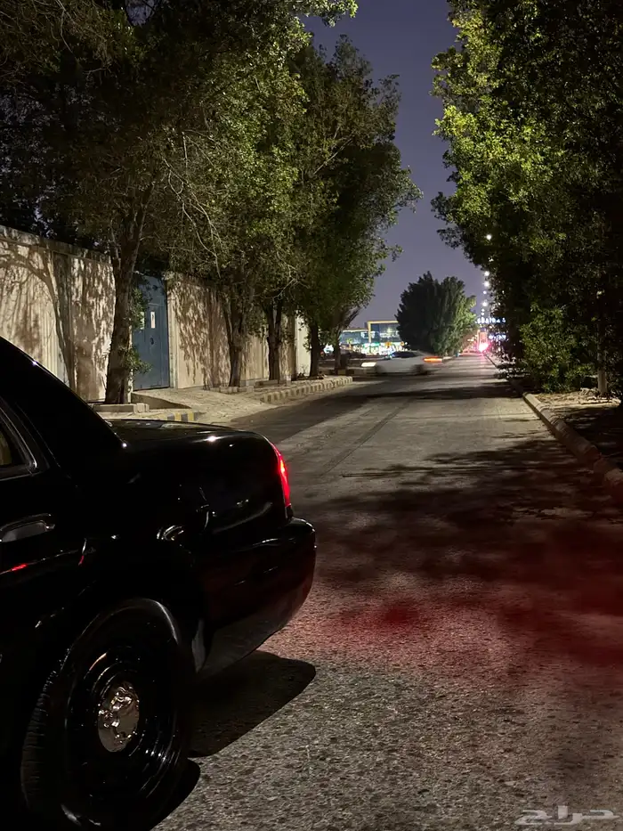 ford crown Victoria 2010 p71 (police intercepted) 1