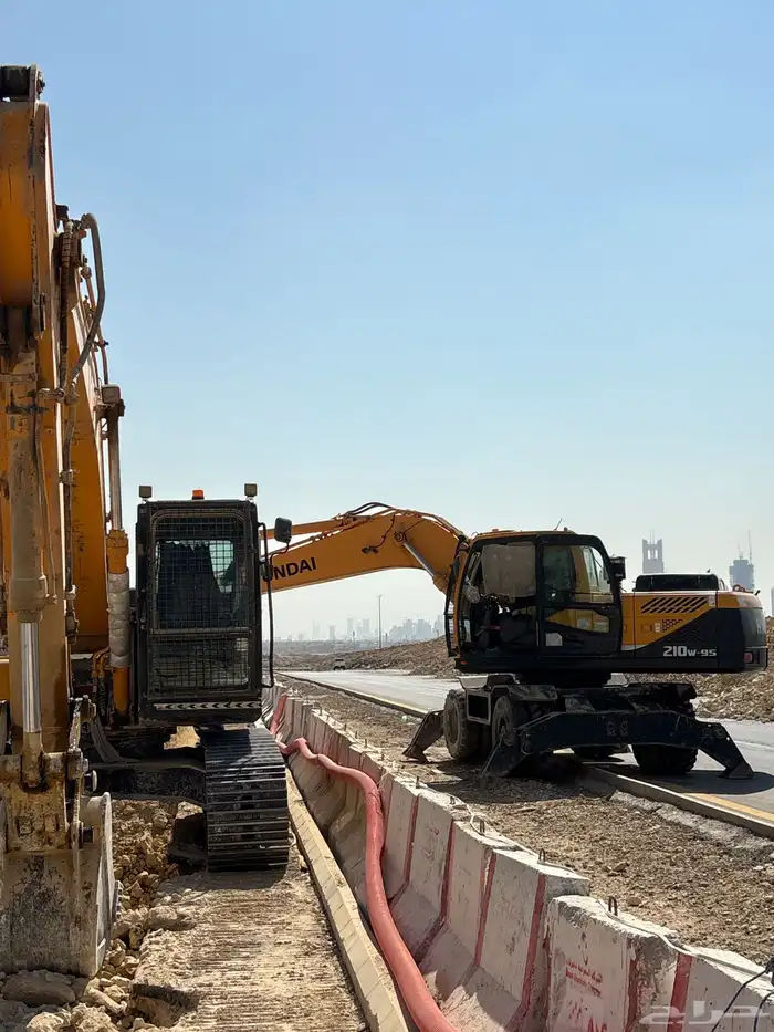 بوكلين جنزير للايجار   بوكلين كفرات للايجار 1