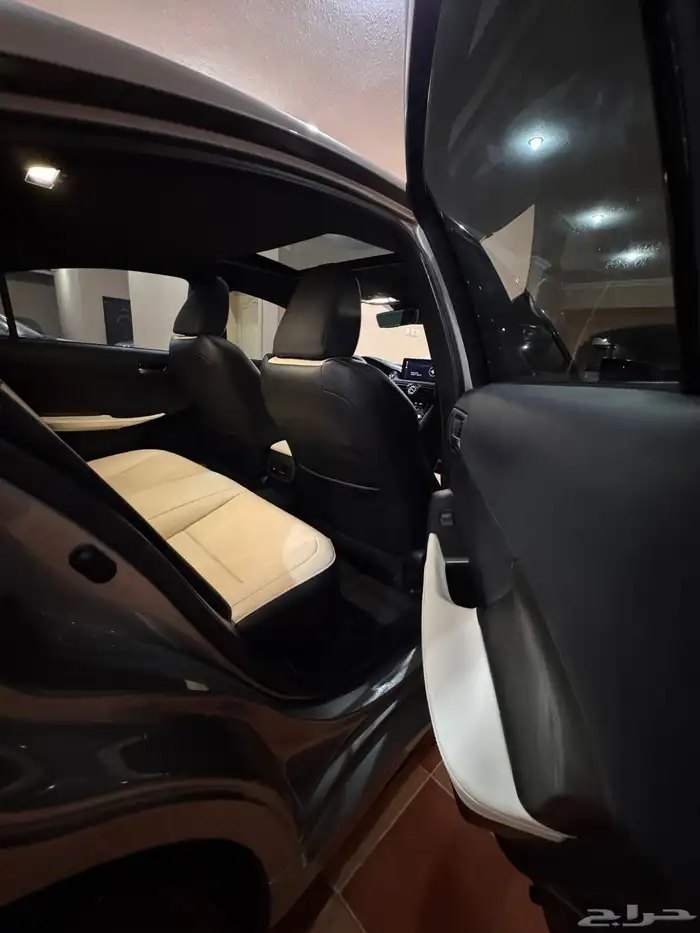 لكزس IS 350 F Sport 2023 32