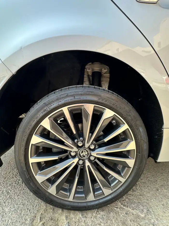 كورولا 2024 GLI هايبرد اعلى فئة - ممشى قليل - شبه وكالة 29