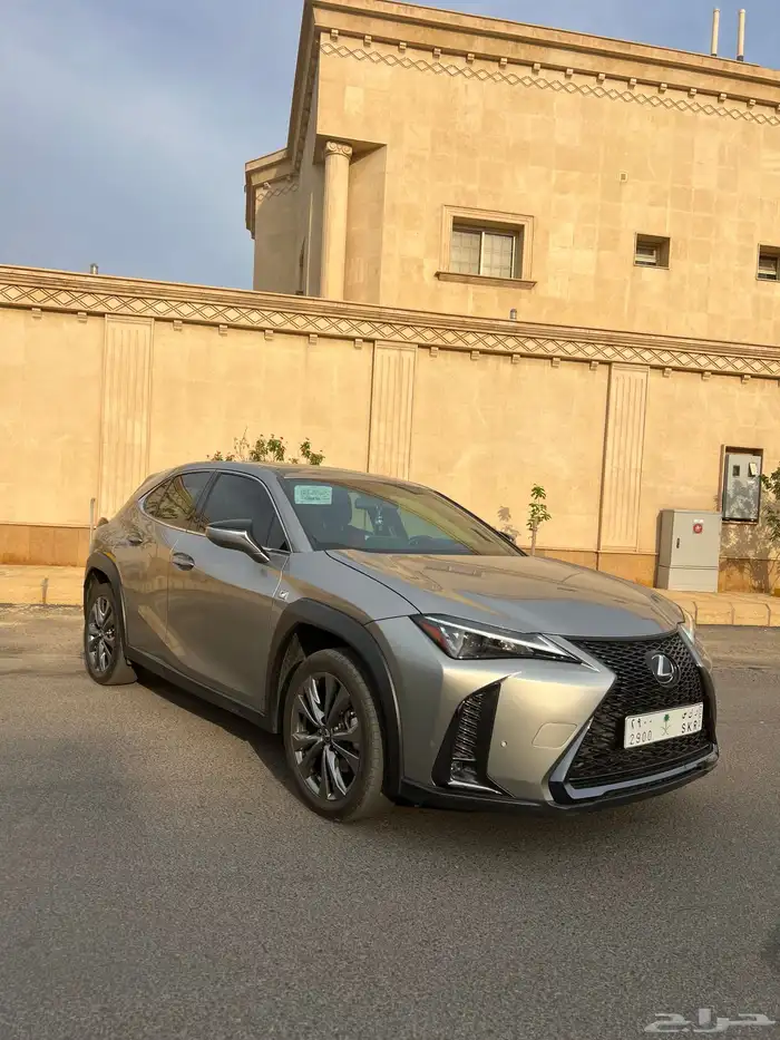 لكزس UX موديل 2023 مخزن ممشى قليل 0