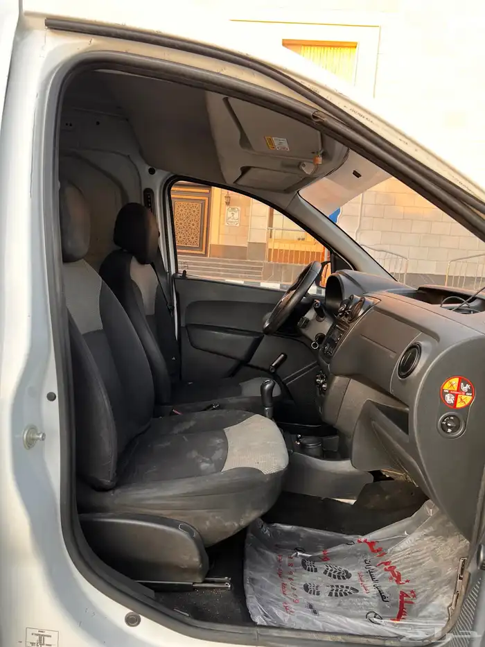 رينو دوكار فان 13