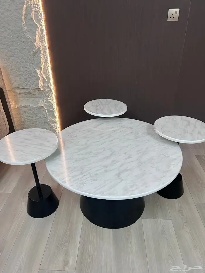 طاوله دراسه 100 و طاوله استقبال مع 3 خدمه 200 0