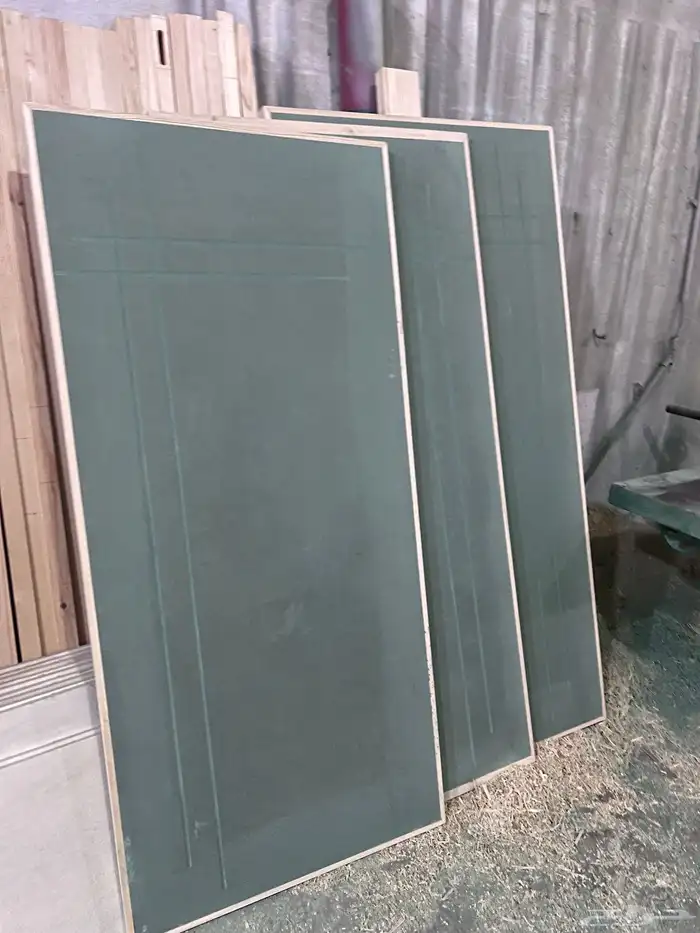 تصنع ابواب خشب حساب الطلب علي جميع انواع الخشب 11