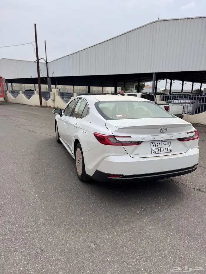 كامري 2025 LE ابيض 4