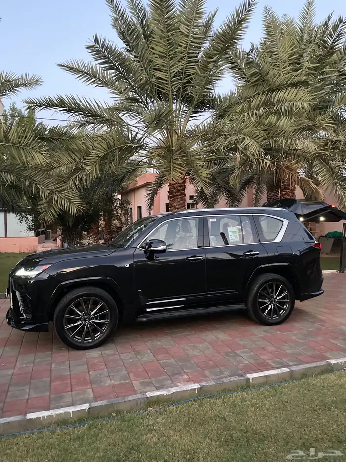 لكزس 2024 f يحمل لوحه مميزه 16